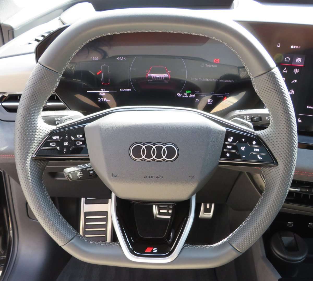 Fahrzeugbild eines Audi Q6 e-tron