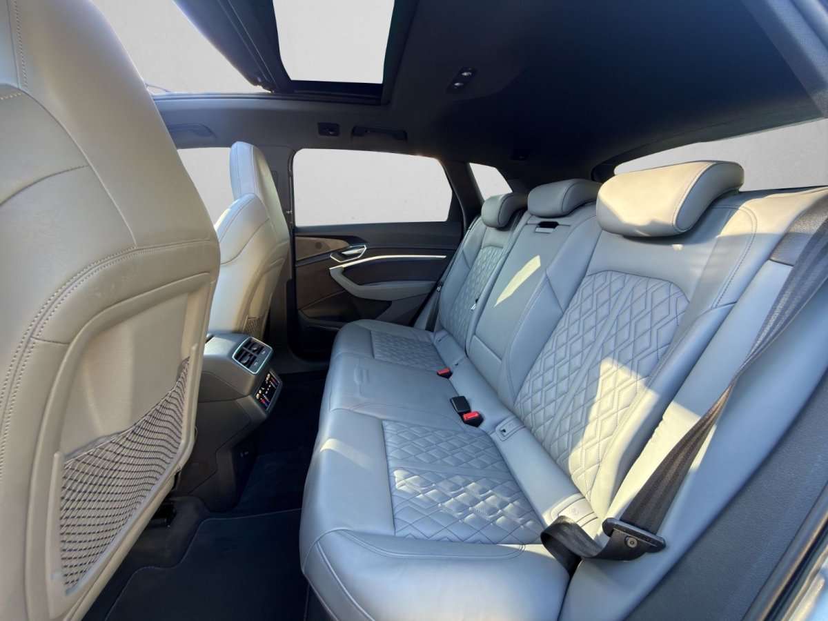 Fahrzeugbild eines Audi e-tron