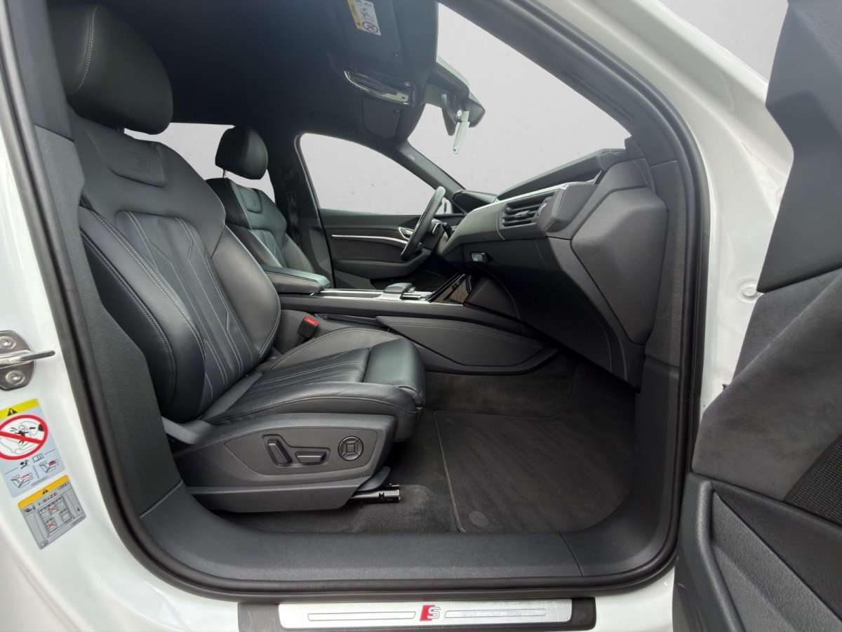Fahrzeugbild eines Audi e-tron