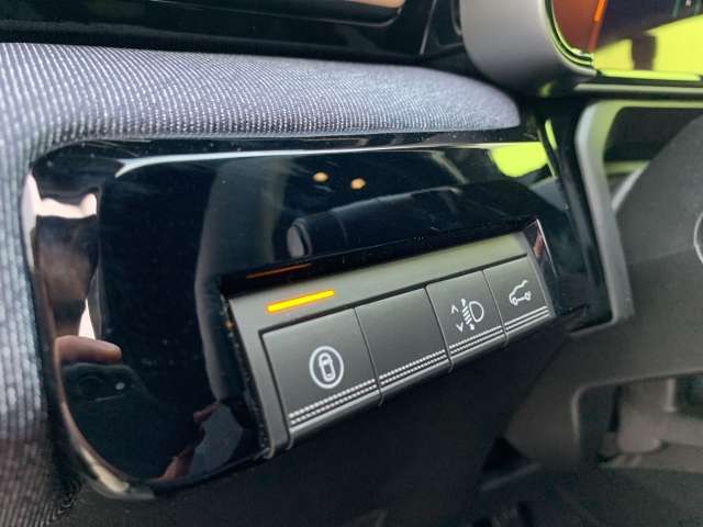 Fahrzeugbild eines Renault 4 E-TECH