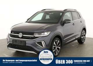 Schräge Frontansicht auf einen Volkswagen T-Cross , freigestellt