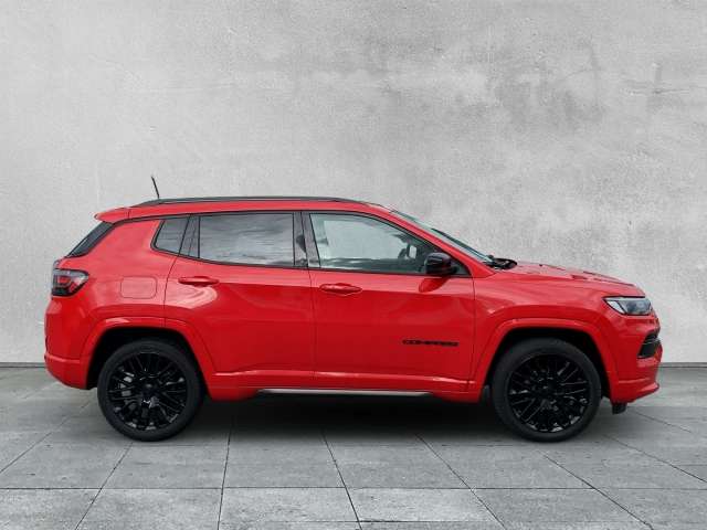Fahrzeugbild eines Jeep Compass
