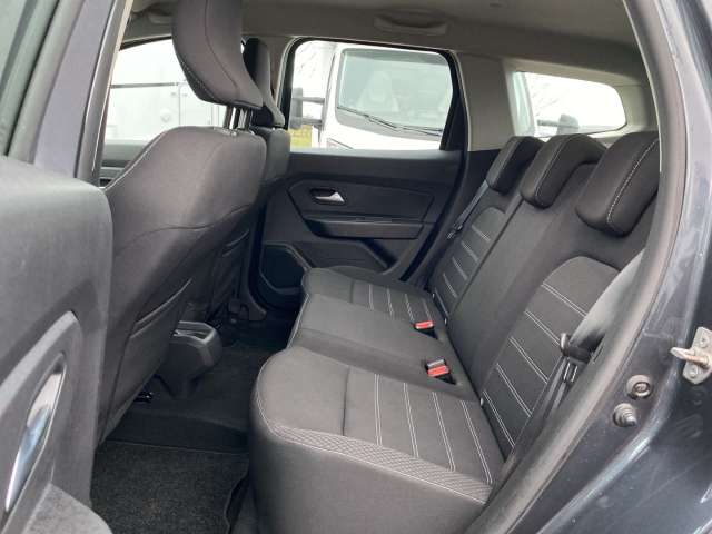 Fahrzeugbild eines Dacia Duster