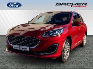 Schräge Frontansicht auf einen Ford Kuga , freigestellt