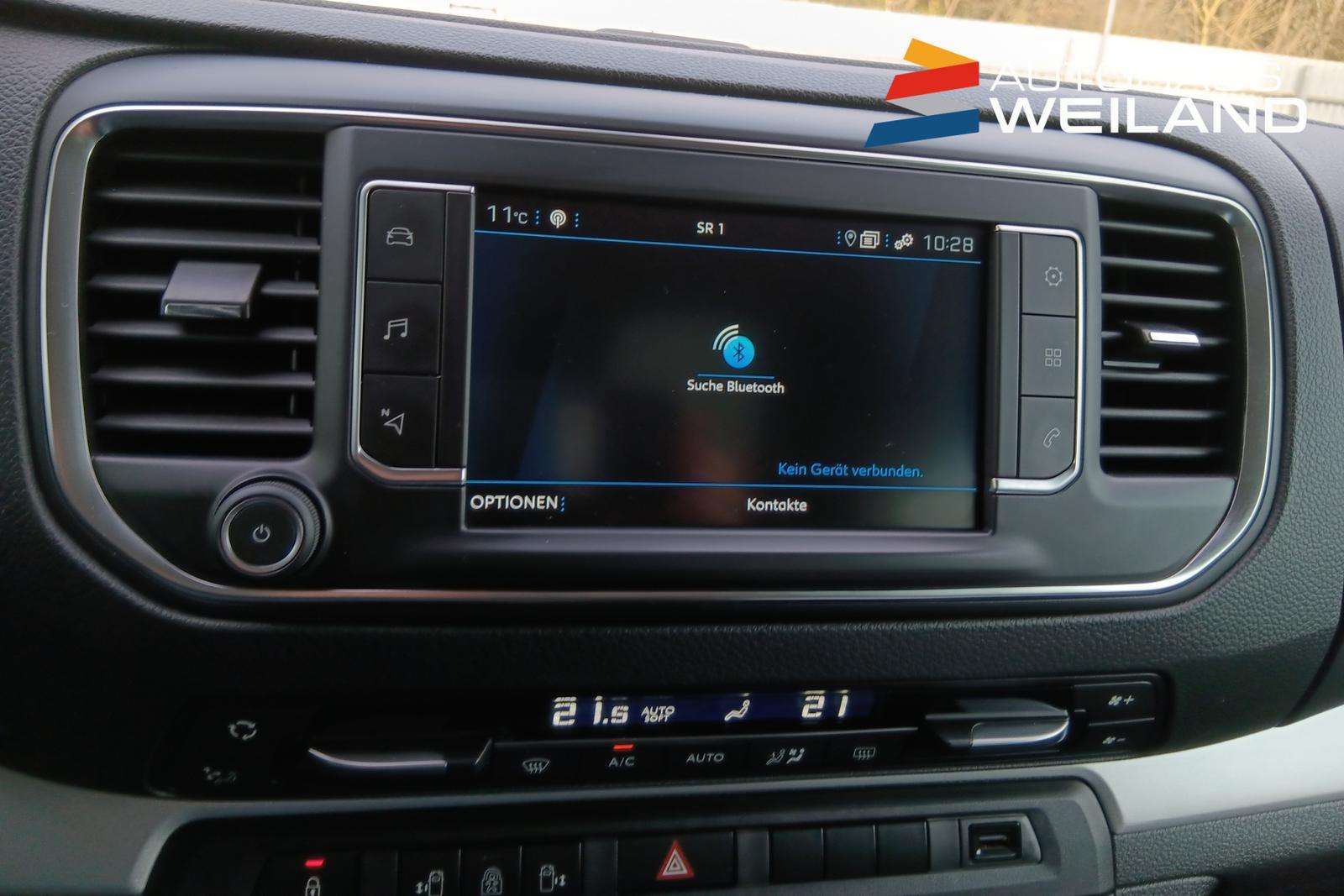 Fahrzeugbild eines Peugeot Traveller