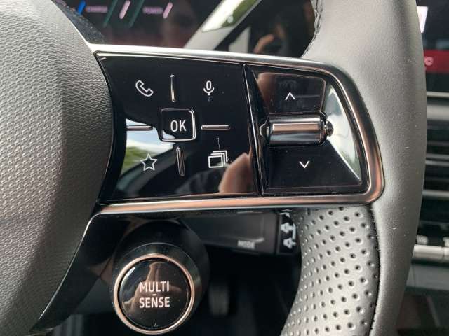 Fahrzeugbild eines Renault 4 E-TECH