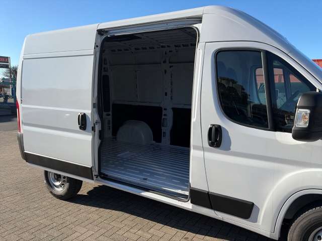 Fahrzeugbild eines Opel Movano