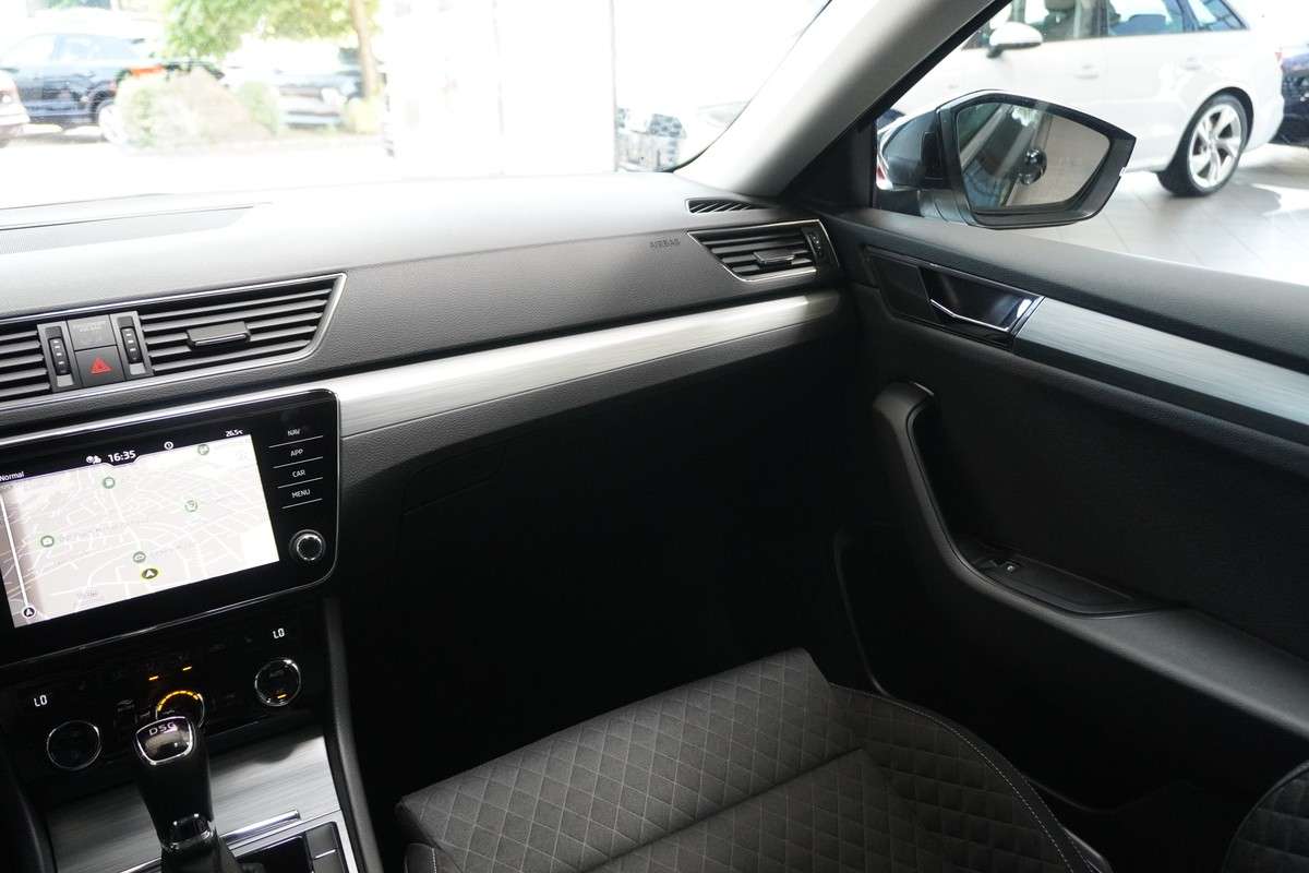 Fahrzeugbild eines Skoda Superb