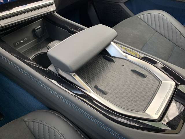 Fahrzeugbild eines Renault Rafale