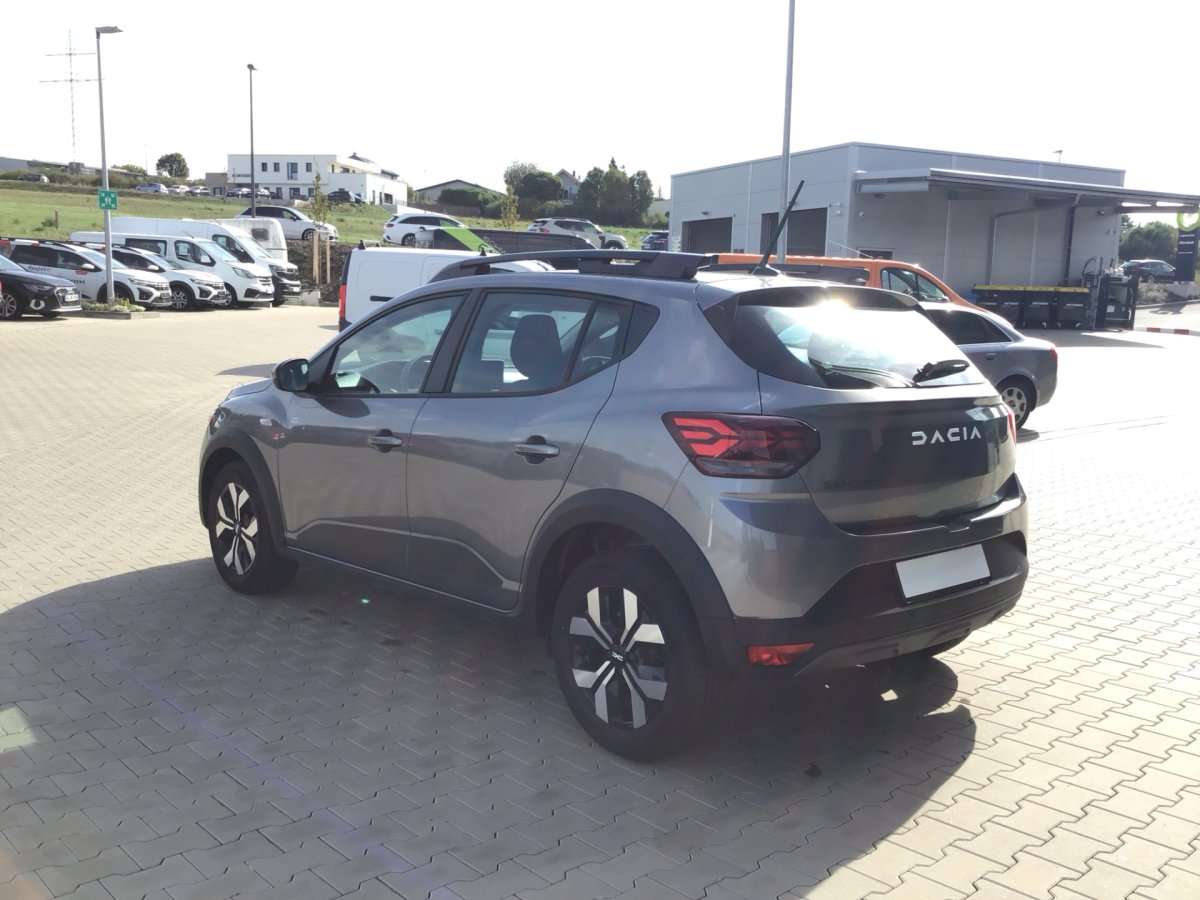 Fahrzeugbild eines Dacia Sandero