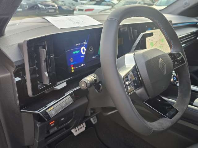 Fahrzeugbild eines Renault Rafale