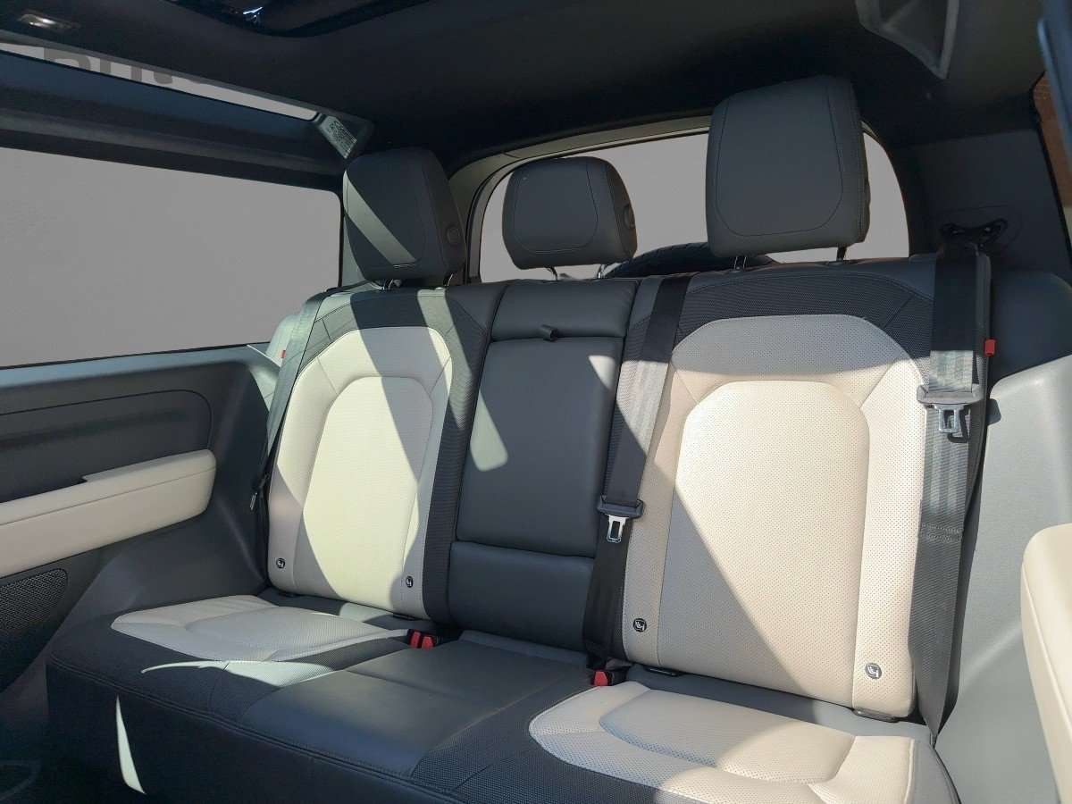 Fahrzeugbild eines Land Rover Defender