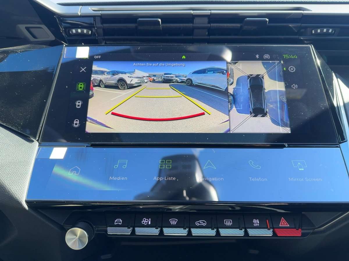 Fahrzeugbild eines Peugeot 408