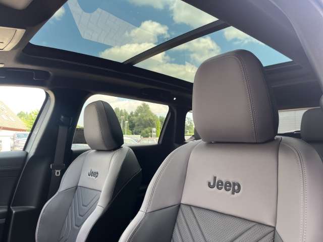 Fahrzeugbild eines Jeep Compass
