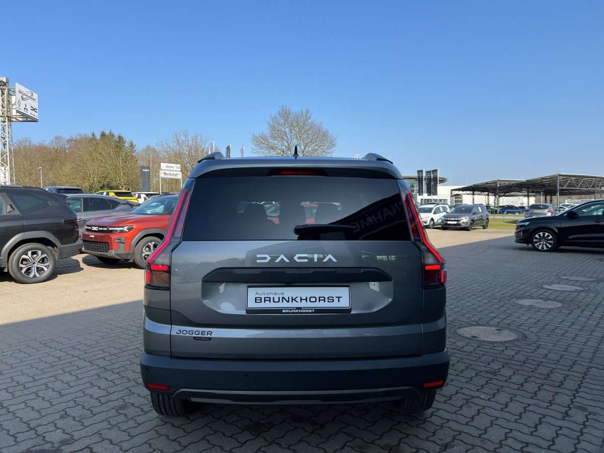 Fahrzeugbild eines Dacia Jogger