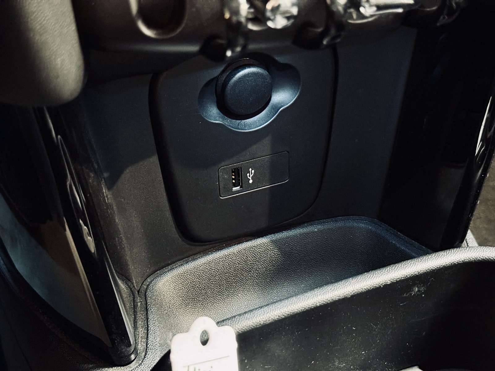 Fahrzeugbild eines MINI COOPER