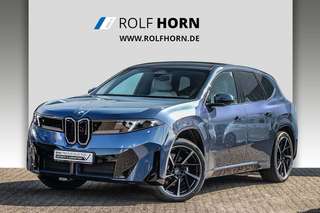 Schräge Frontansicht auf einen BMW ix3 , freigestellt