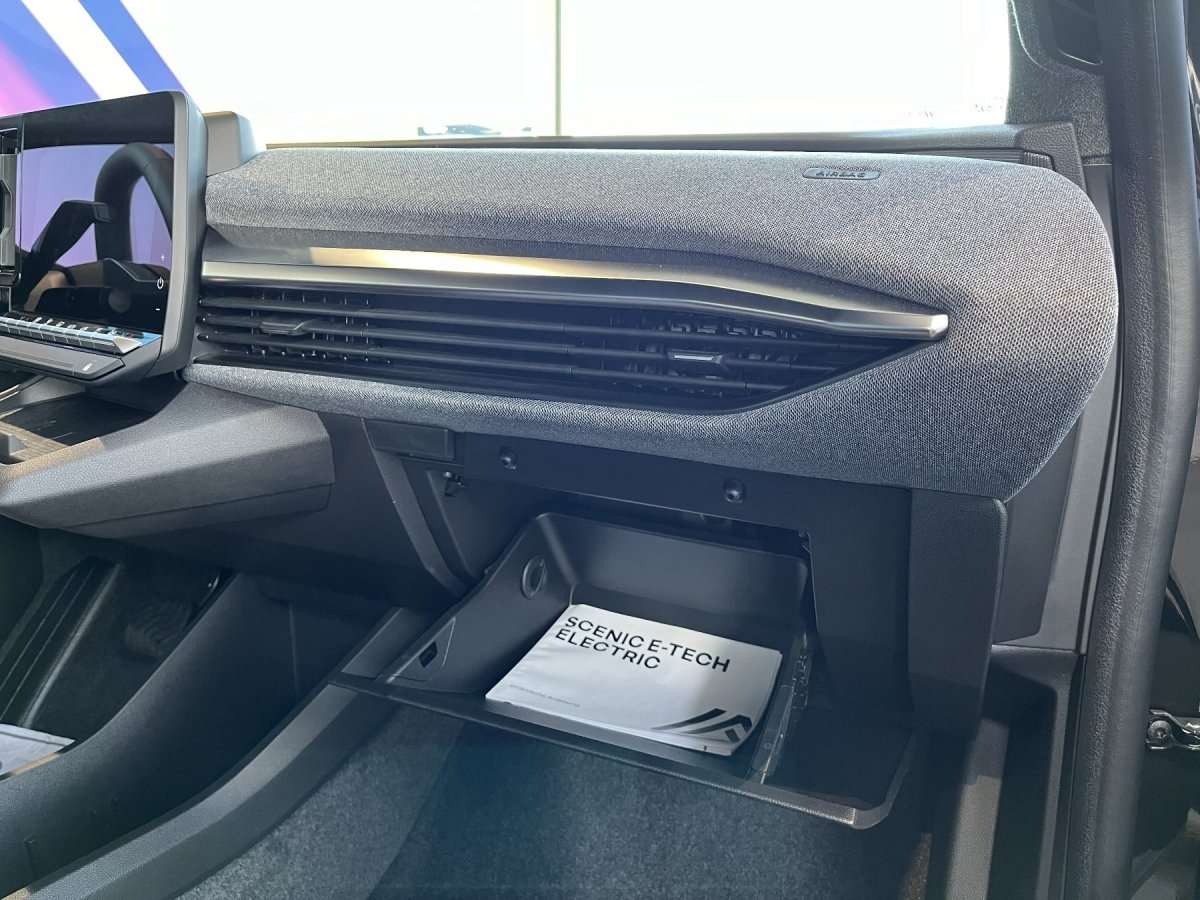 Fahrzeugbild eines Renault Scenic E-TECH