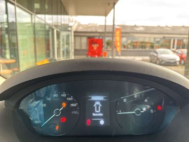 Fahrzeugbild eines Opel Movano