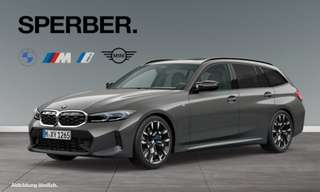 Schräge Frontansicht auf einen BMW 3er-Reihe , freigestellt