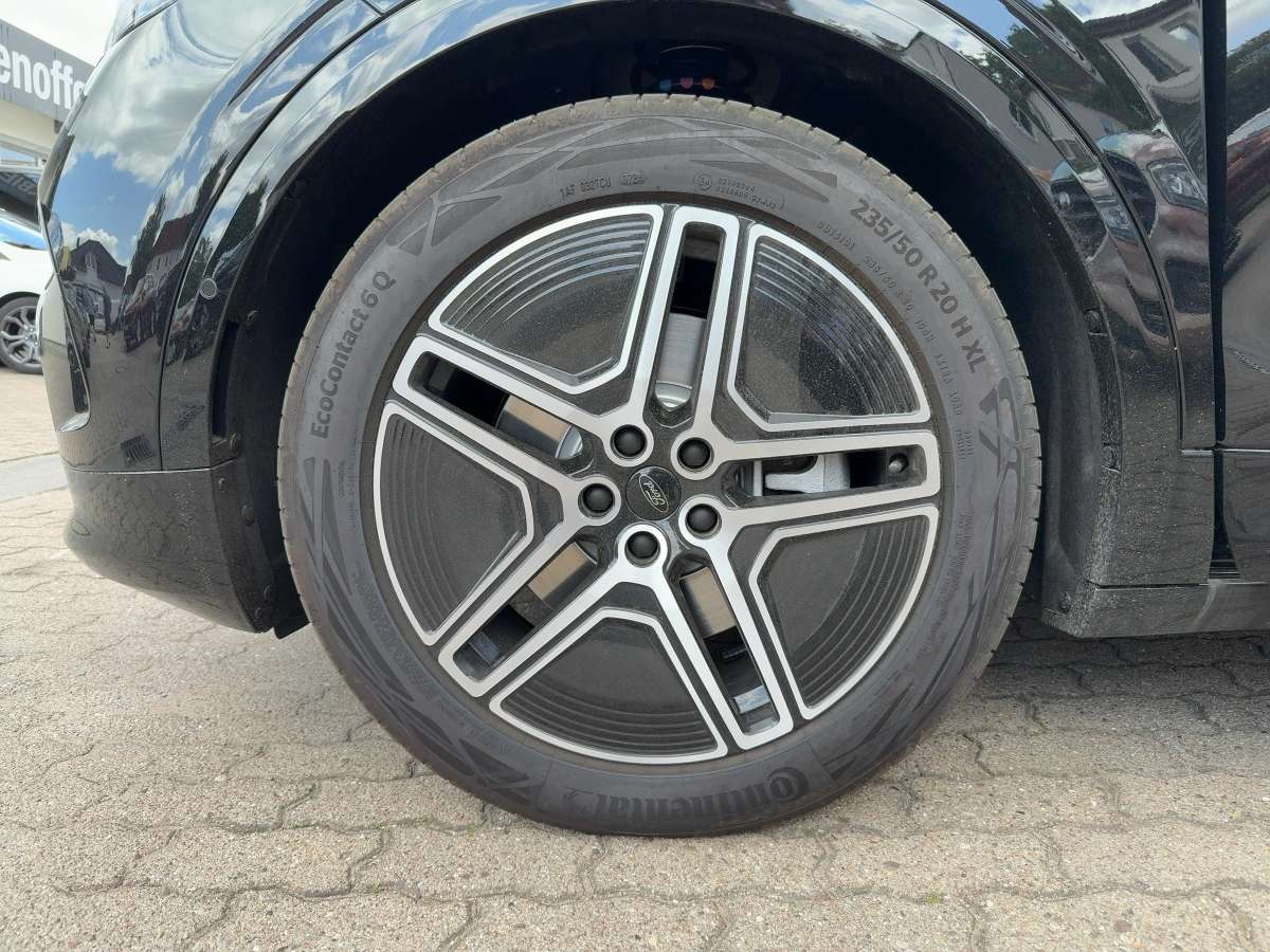 Fahrzeugbild eines Ford Capri