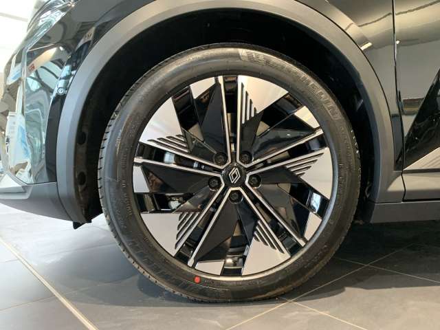 Fahrzeugbild eines Renault Scenic E-TECH