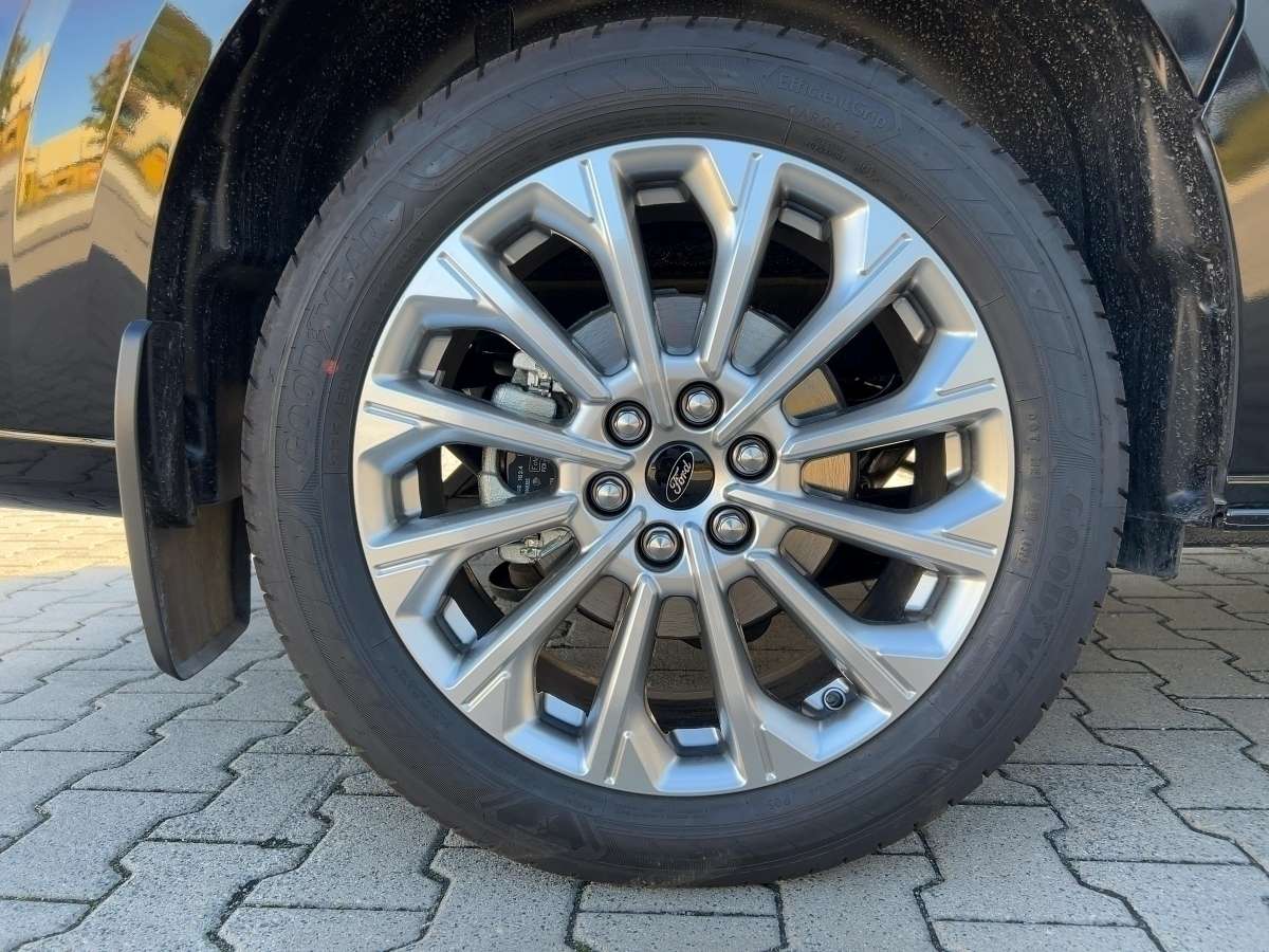 Fahrzeugbild eines Ford Tourneo Custom