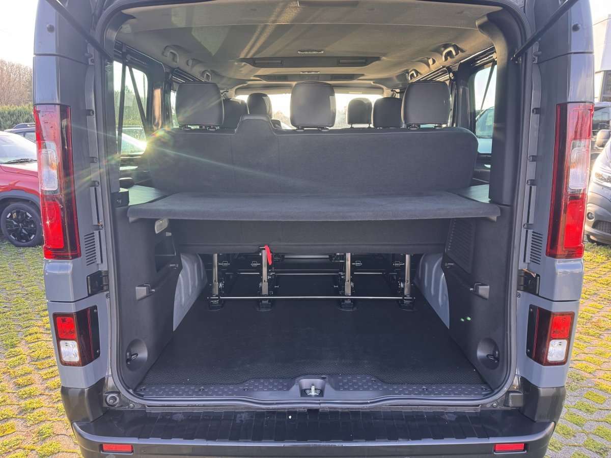 Fahrzeugbild eines Nissan Primastar