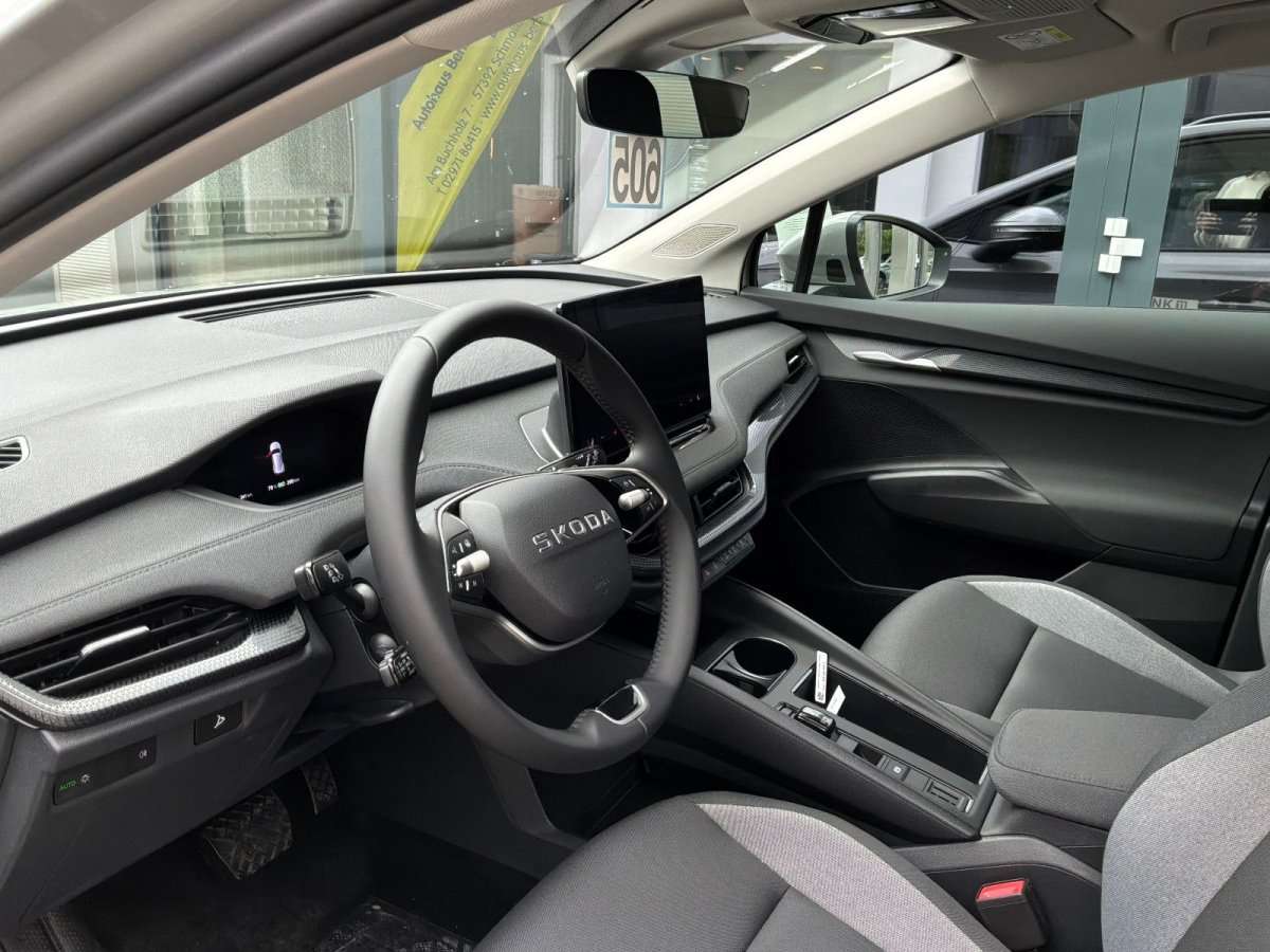 Fahrzeugbild eines Skoda ELROQ