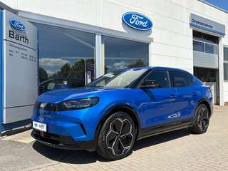 Schräge Frontansicht auf einen Ford Capri , freigestellt