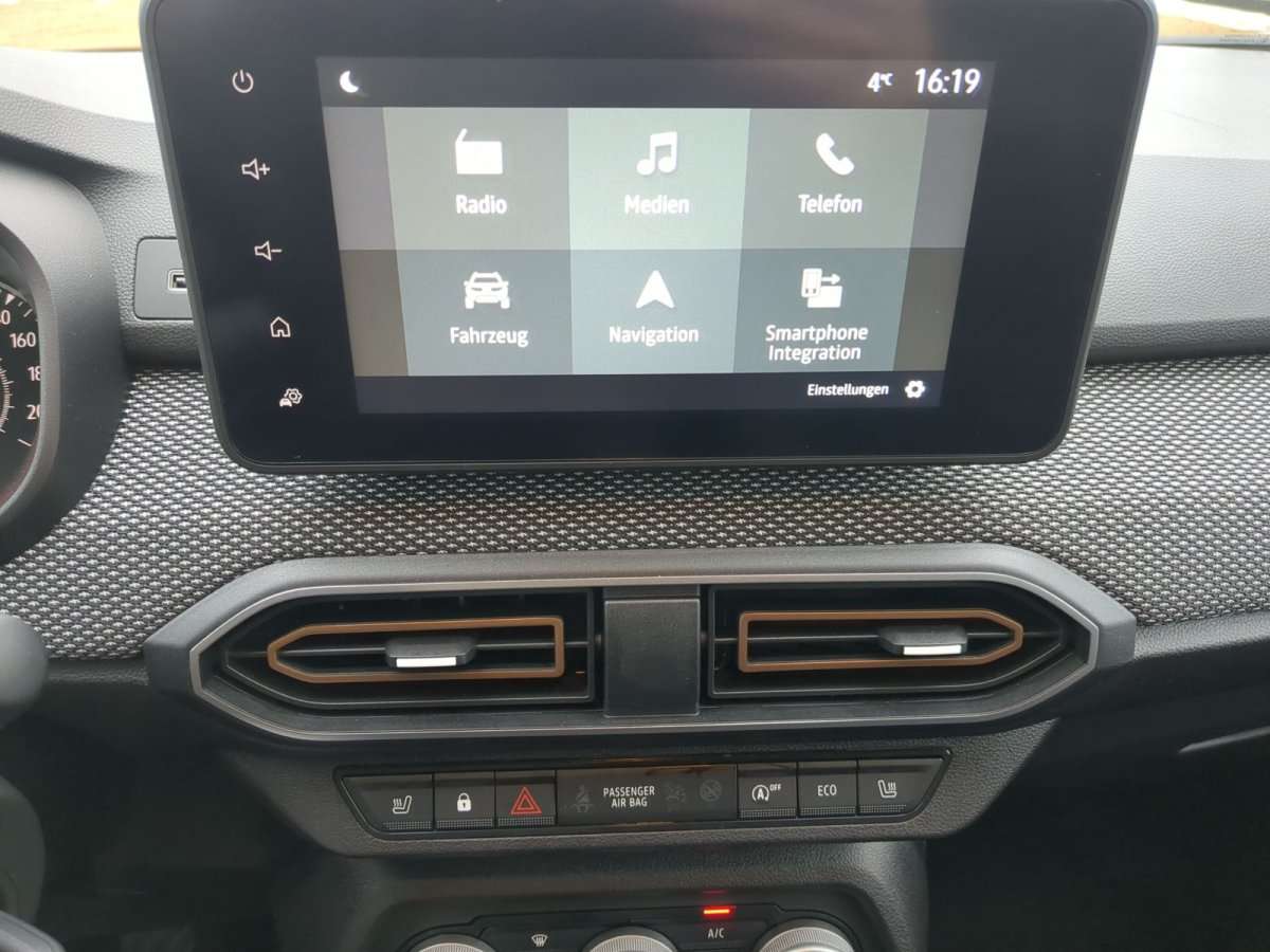 Fahrzeugbild eines Dacia Sandero