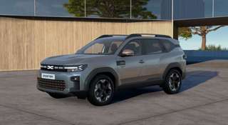 Schräge Frontansicht auf einen Dacia Bigster , freigestellt