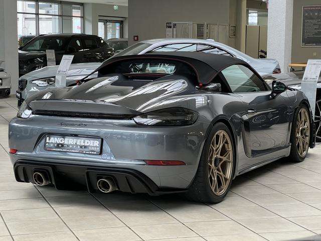 Fahrzeugbild eines Porsche Cayman