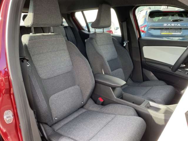 Fahrzeugbild eines Renault 4 E-TECH