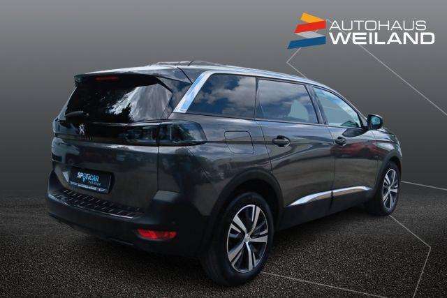 Fahrzeugbild eines Peugeot 5008