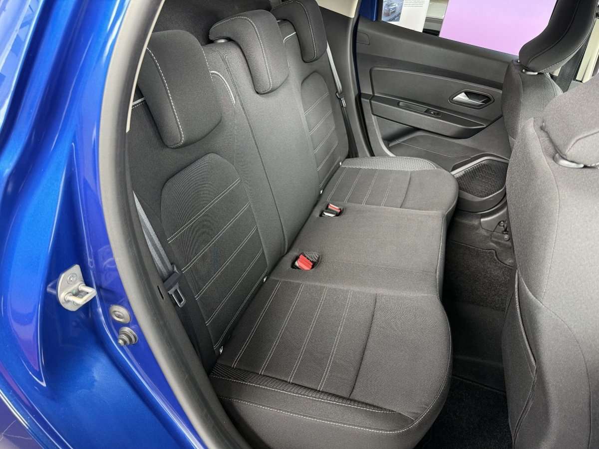 Fahrzeugbild eines Dacia Duster