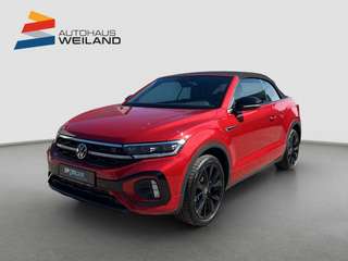 Schräge Frontansicht auf einen Volkswagen T-Roc , freigestellt