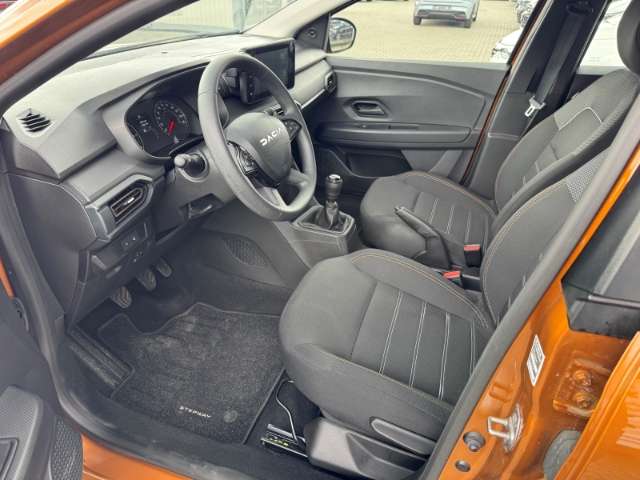 Fahrzeugbild eines Dacia Sandero