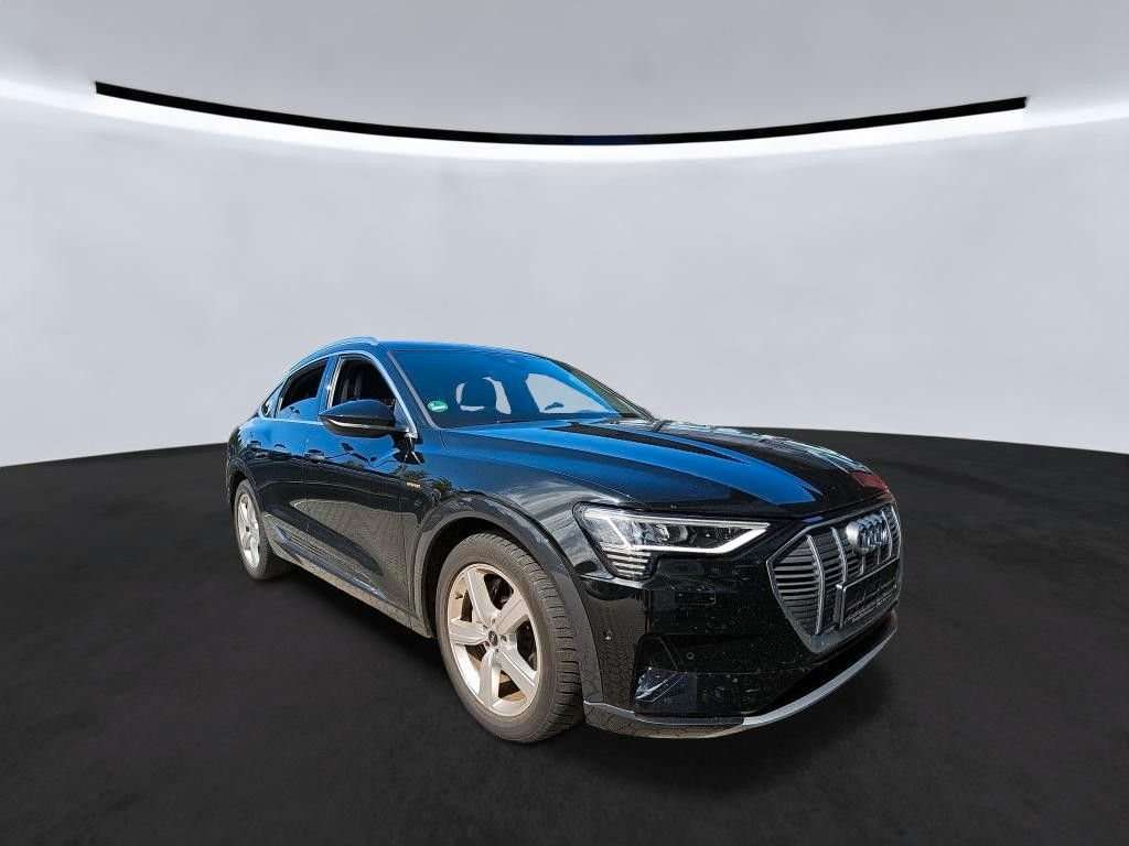Fahrzeugbild eines Audi e-tron