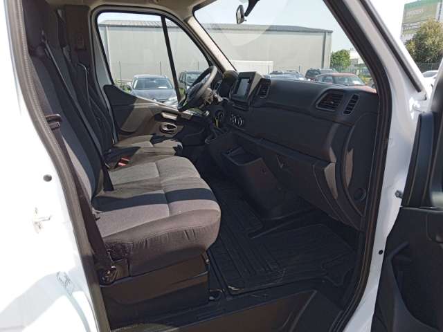 Fahrzeugbild eines Nissan Interstar