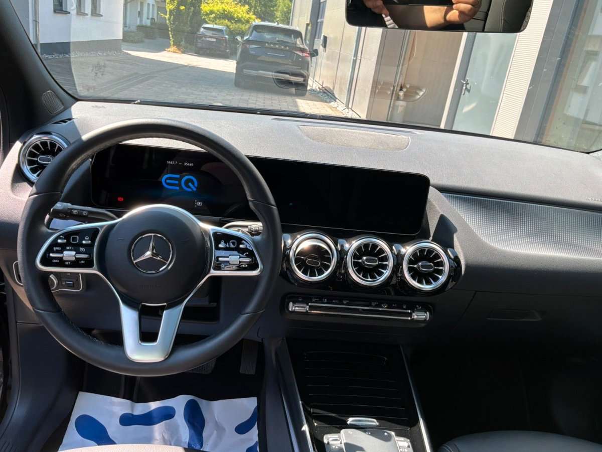 Fahrzeugbild eines Mercedes-Benz EQA