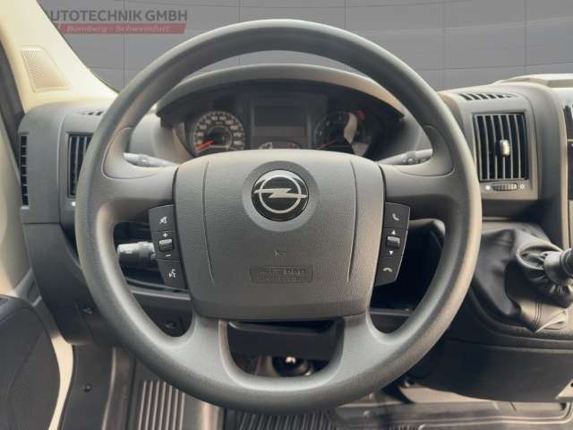 Fahrzeugbild eines Opel Movano