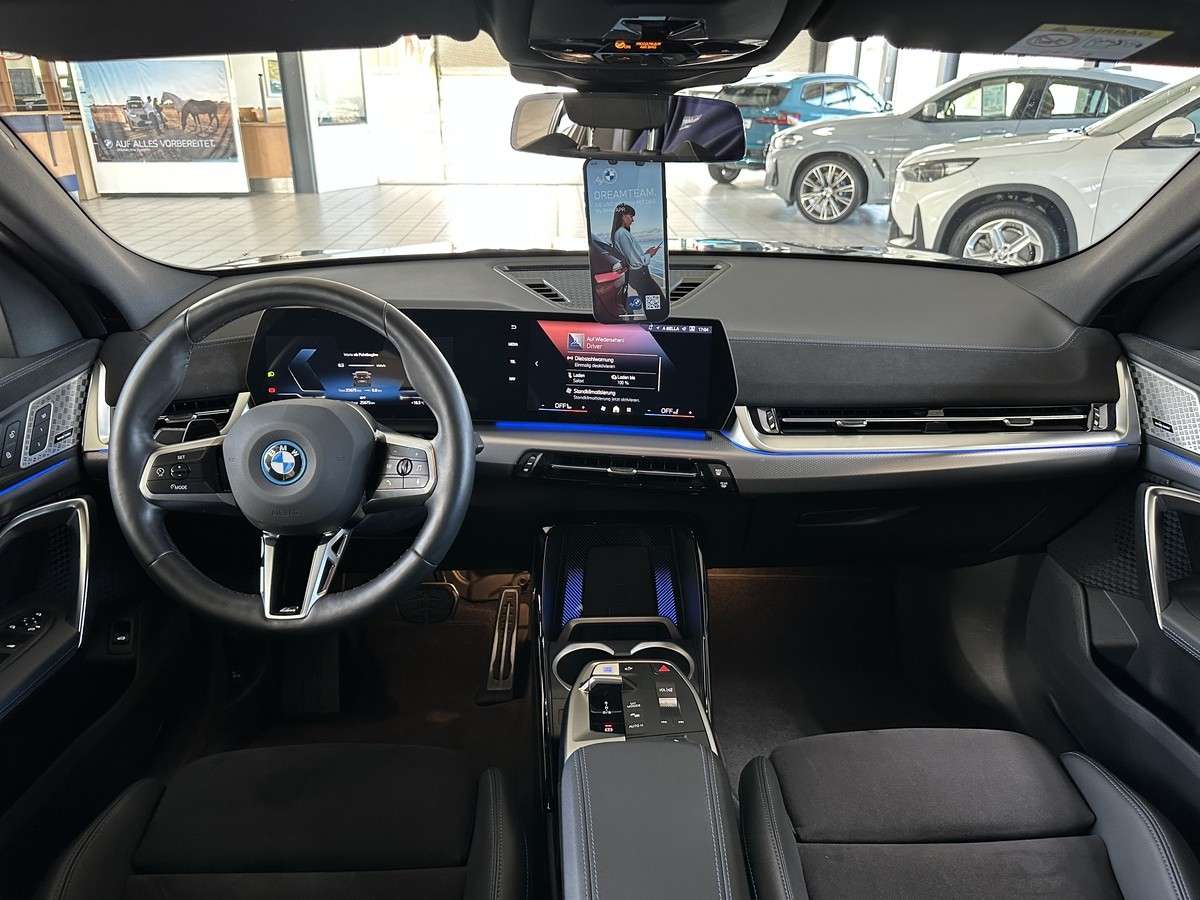 Fahrzeugbild eines BMW ix2