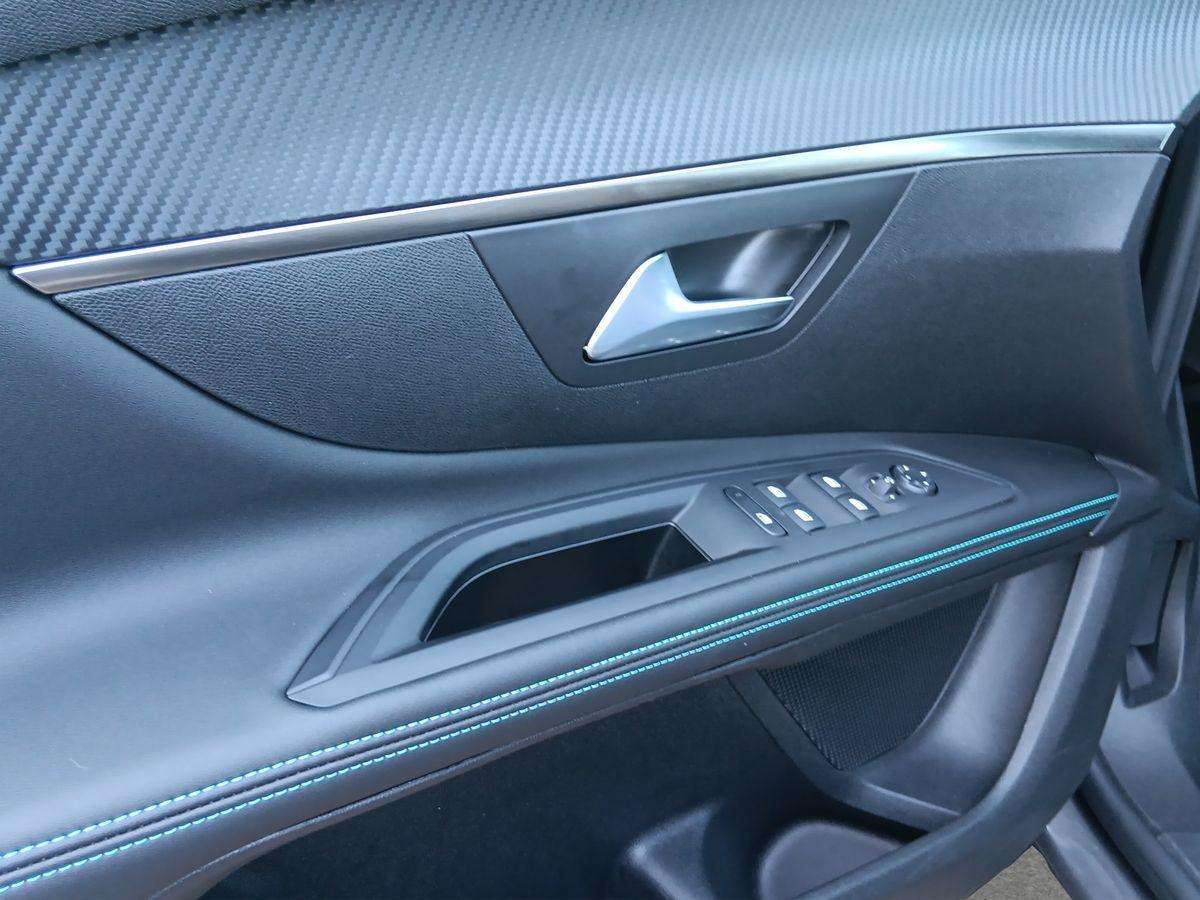 Fahrzeugbild eines Peugeot 5008