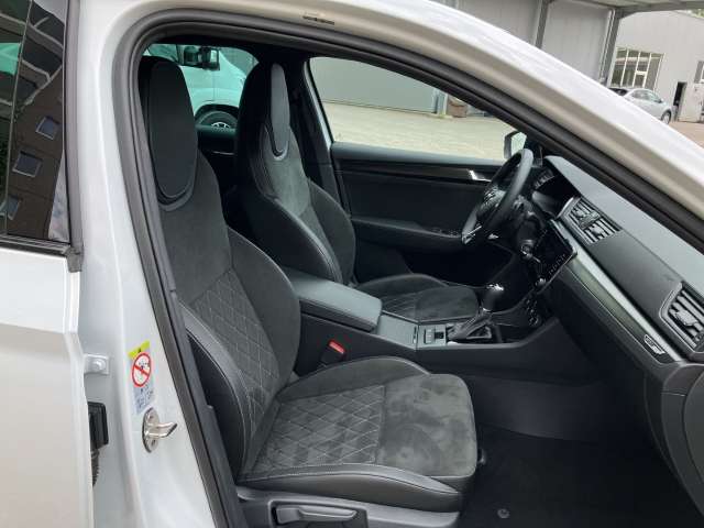 Fahrzeugbild eines Skoda Superb