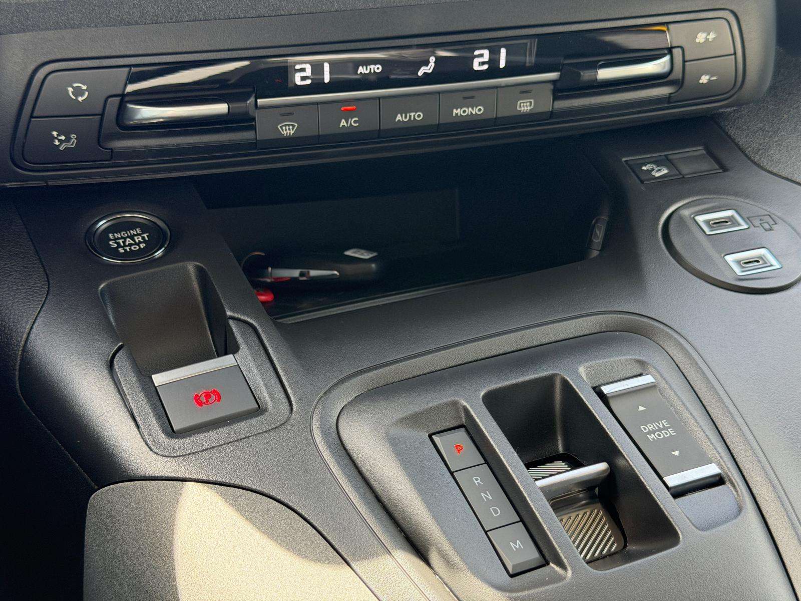 Fahrzeugbild eines Peugeot Rifter