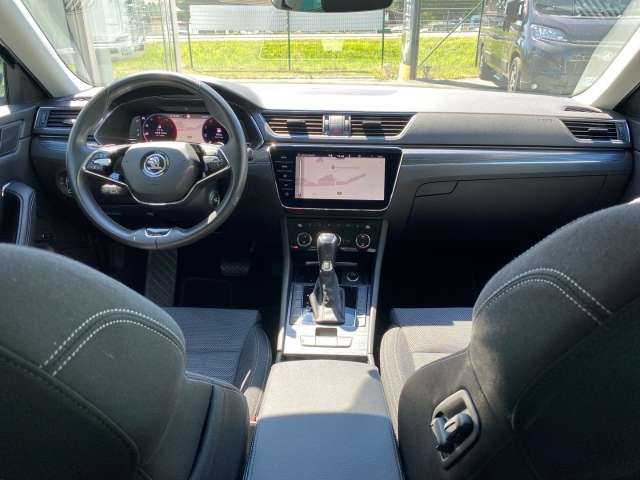 Fahrzeugbild eines Skoda Superb