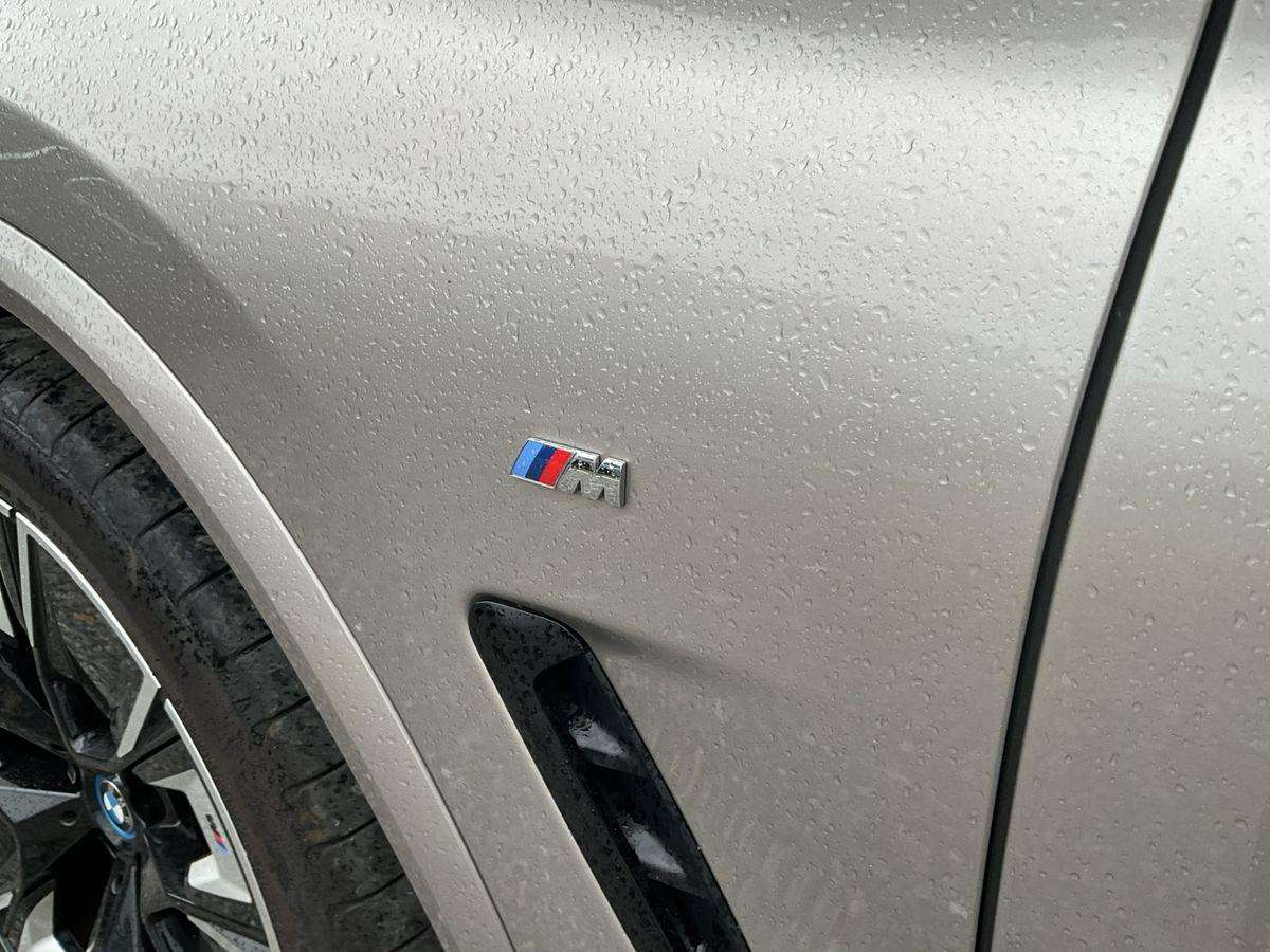 Fahrzeugbild eines BMW ix3