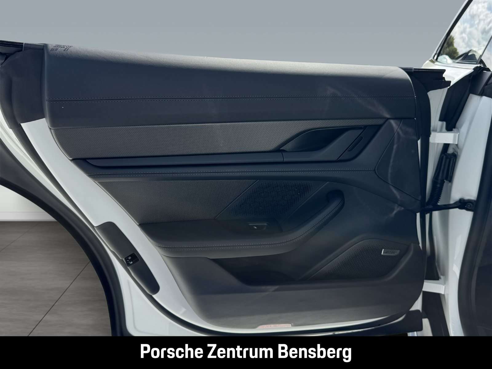 Fahrzeugbild eines Porsche Taycan