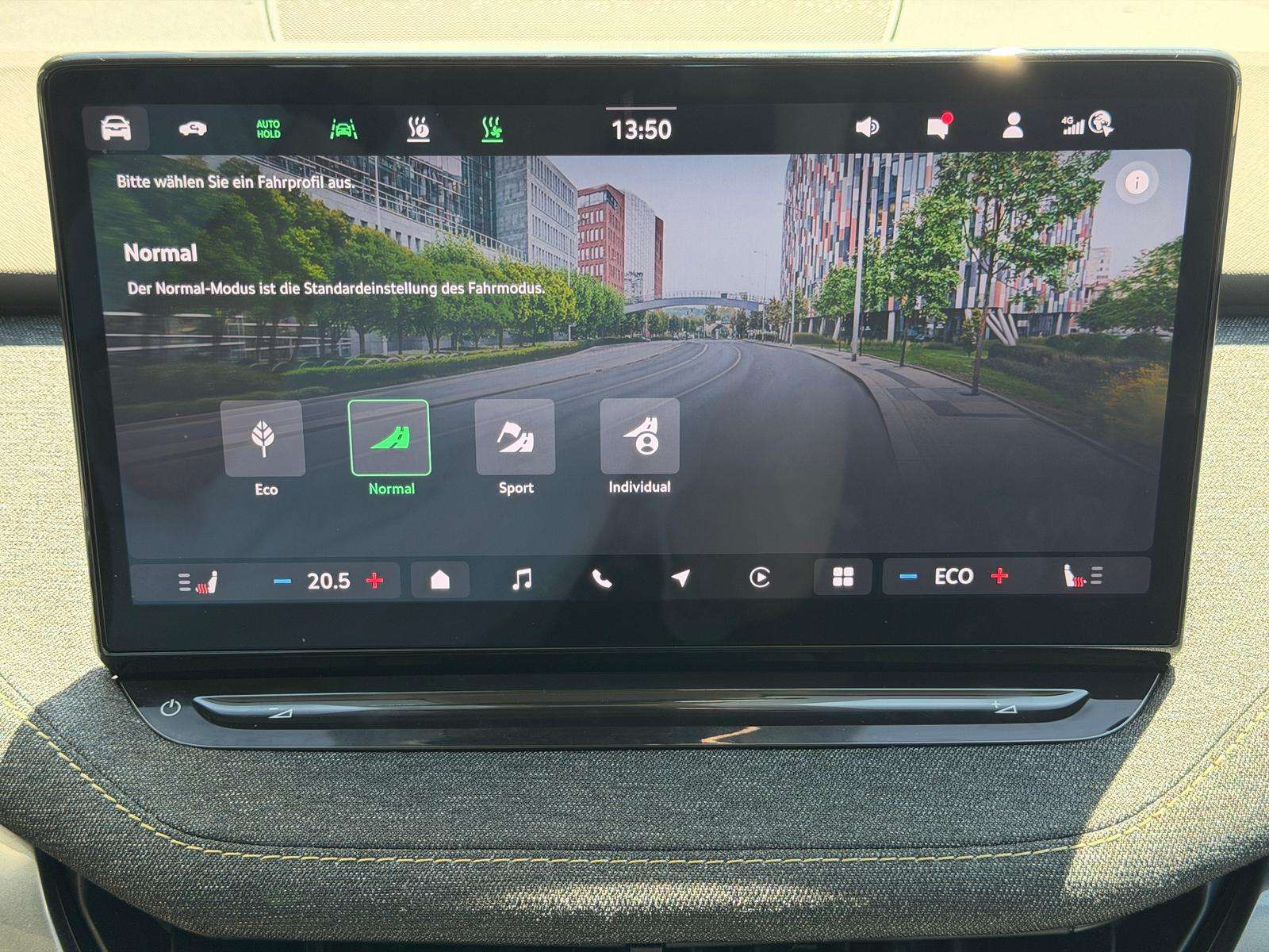 Fahrzeugbild eines Skoda ELROQ